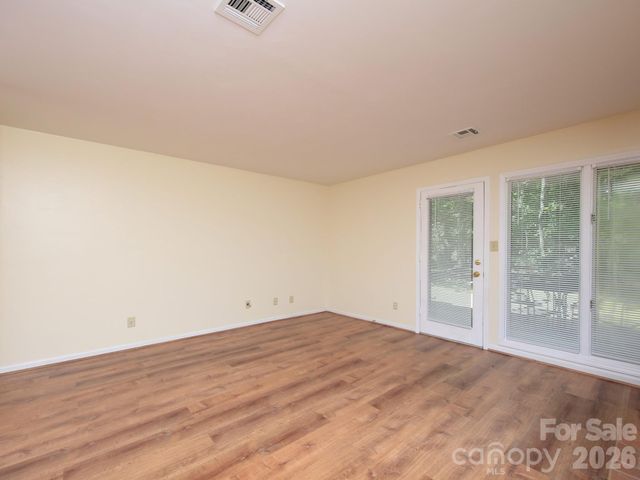 833 Coventry Lane, Statesville, NC 28677