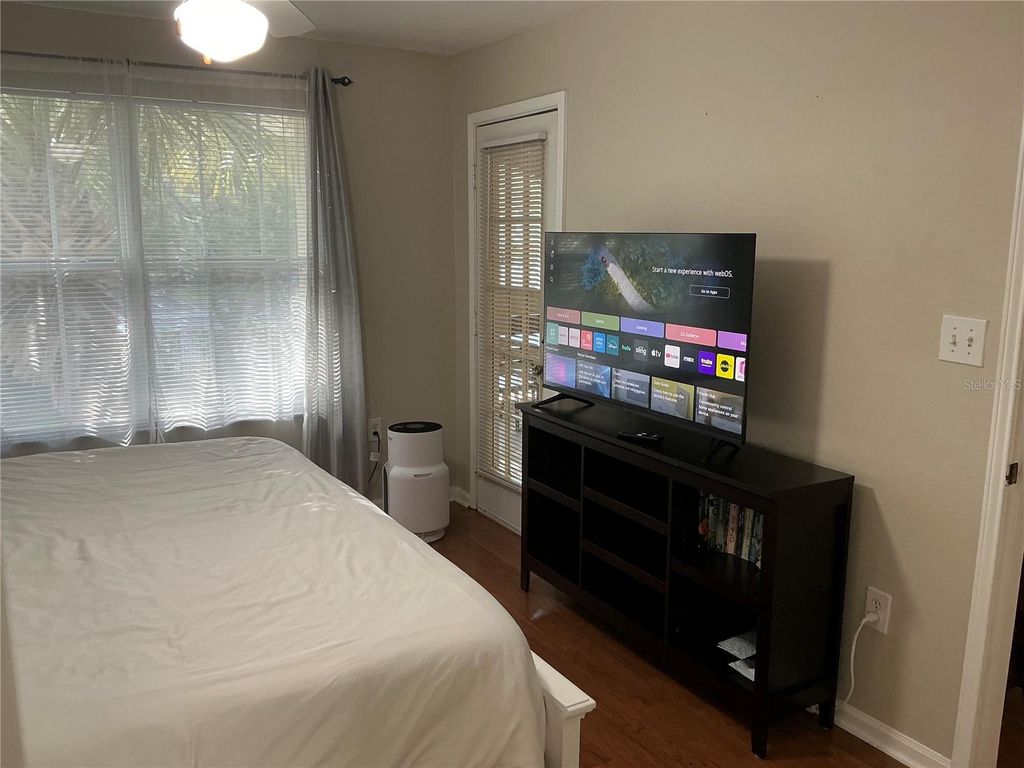 Image 11 of property listing at 1224 S MISSOURI AVENUE 906, Clearwater, FL 33756