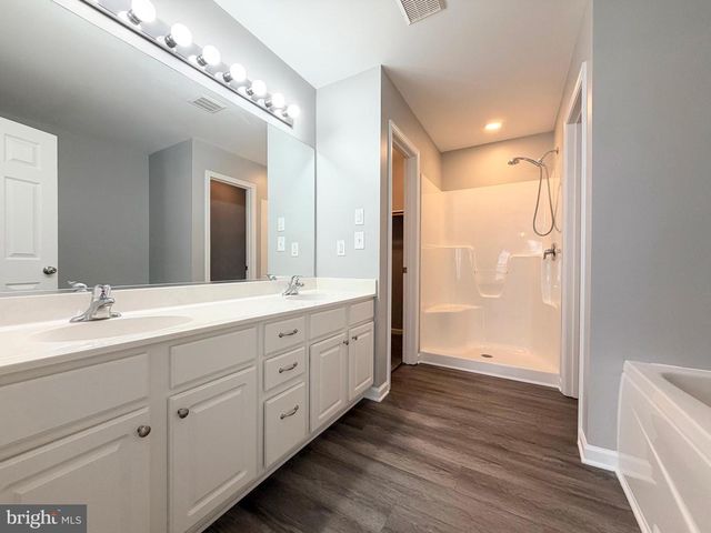 90 PETER RABBIT DR, Ranson, WV 25438