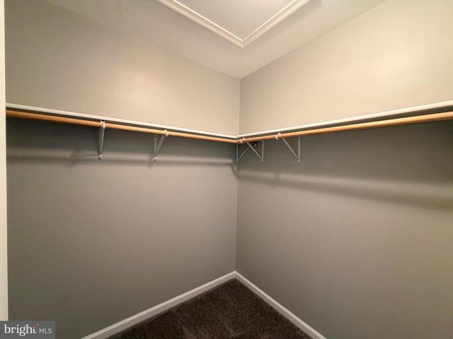 90 PETER RABBIT DR, Ranson, WV 25438