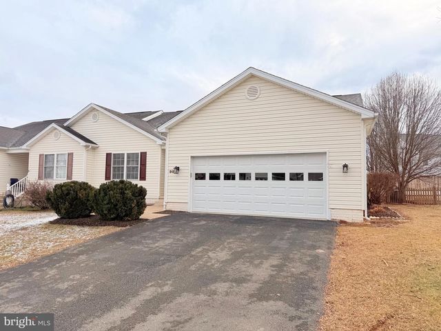 90 PETER RABBIT DR, Ranson, WV 25438