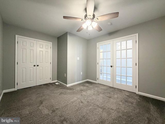 90 PETER RABBIT DR, Ranson, WV 25438