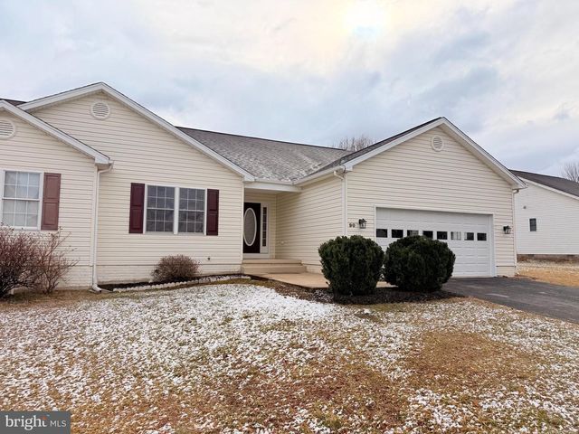 90 PETER RABBIT DR, Ranson, WV 25438