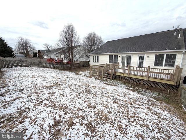 90 PETER RABBIT DR, Ranson, WV 25438