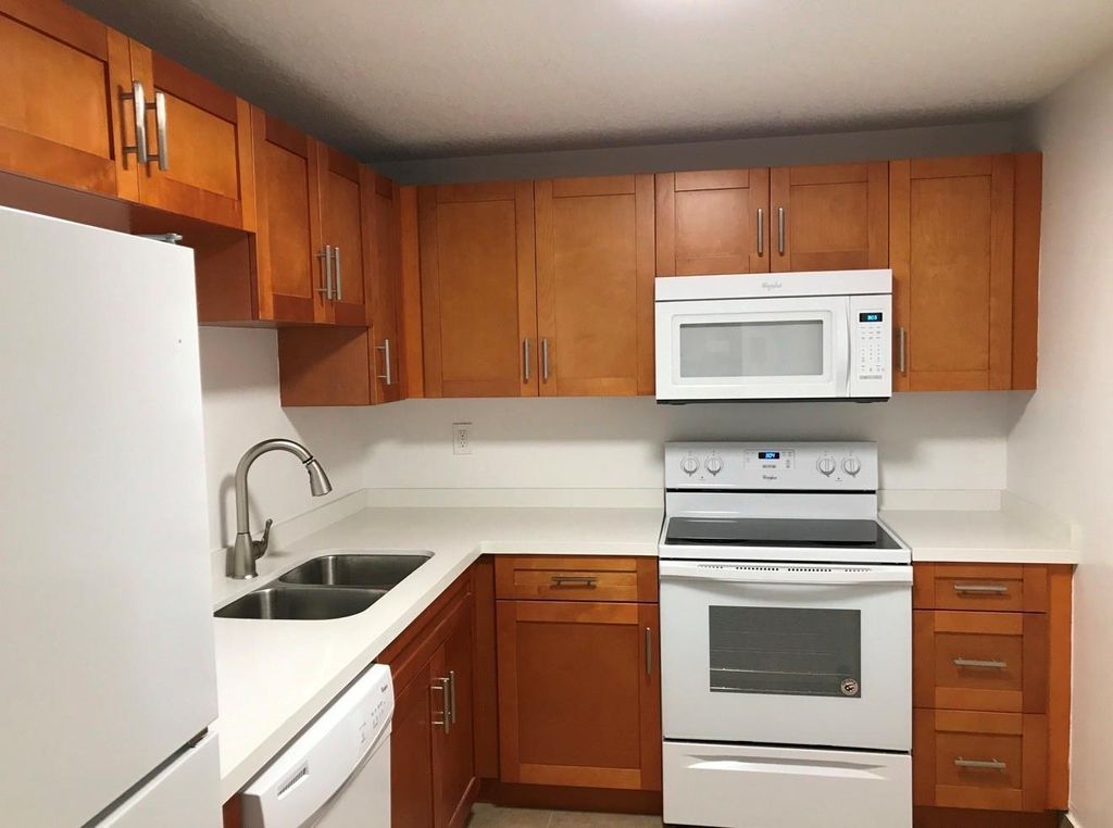 4394 NW 9th Avenue 21-3a, Deerfield Beach, FL 33064