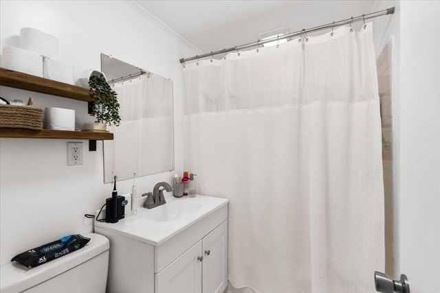 45 Groveland St, Abington, MA 02351