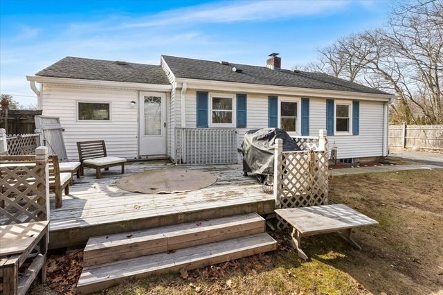 45 Groveland St, Abington, MA 02351
