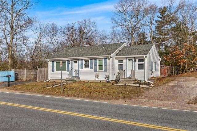 45 Groveland St, Abington, MA 02351