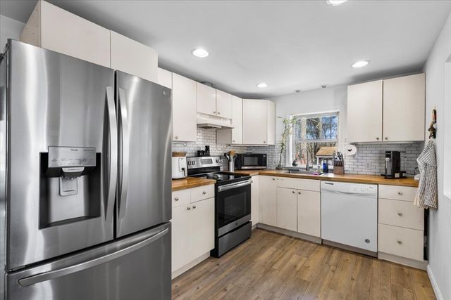 45 Groveland St, Abington, MA 02351