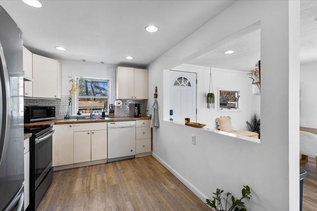 45 Groveland St, Abington, MA 02351