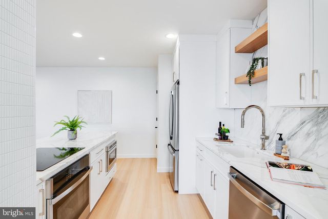 1 CHANNEL DRIVE #1707, Monmouth Beach, NJ 07750