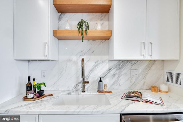 1 CHANNEL DRIVE #1707, Monmouth Beach, NJ 07750