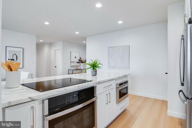 1 CHANNEL DRIVE #1707, Monmouth Beach, NJ 07750