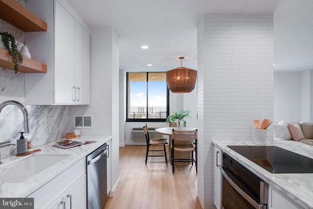 1 CHANNEL DRIVE #1707, Monmouth Beach, NJ 07750