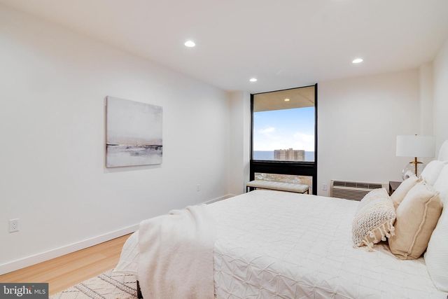 1 CHANNEL DRIVE #1707, Monmouth Beach, NJ 07750