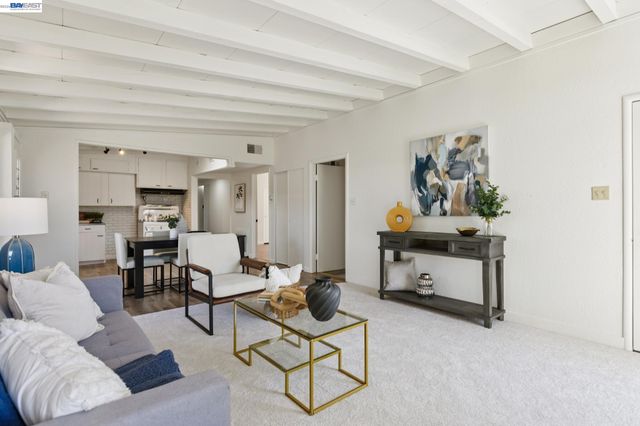 1117 Poinciana Dr, Sunnyvale, CA 94086