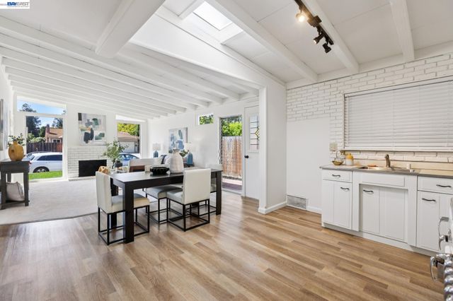 1117 Poinciana Dr, Sunnyvale, CA 94086