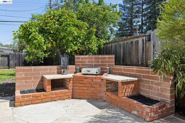 1117 Poinciana Dr, Sunnyvale, CA 94086