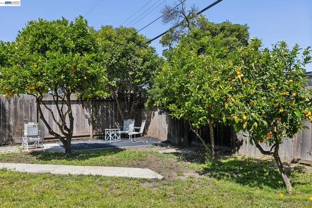 1117 Poinciana Dr, Sunnyvale, CA 94086