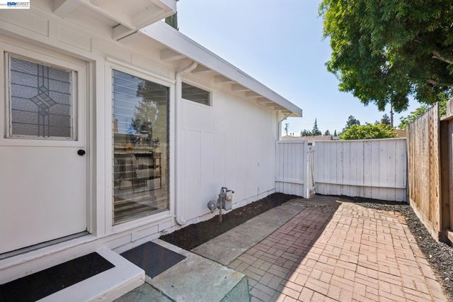 1117 Poinciana Dr, Sunnyvale, CA 94086