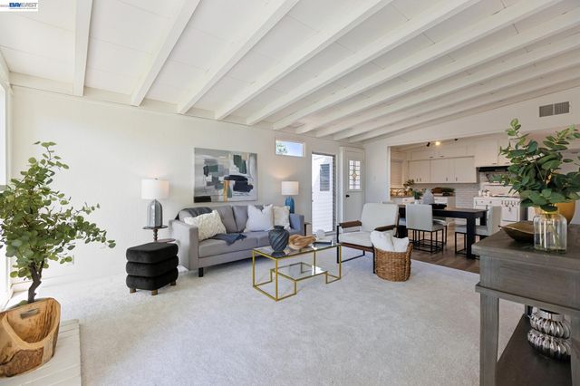 1117 Poinciana Dr, Sunnyvale, CA 94086