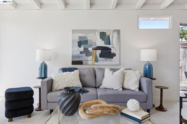 1117 Poinciana Dr, Sunnyvale, CA 94086