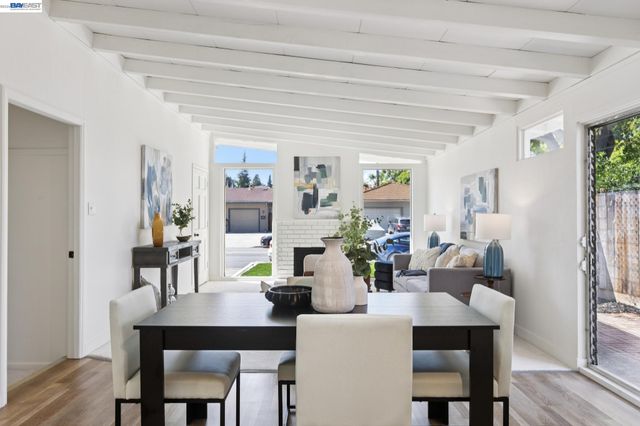 1117 Poinciana Dr, Sunnyvale, CA 94086