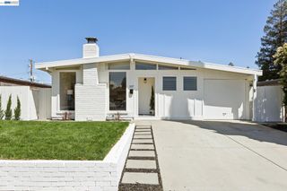 1117 Poinciana Dr, Sunnyvale, CA 94086