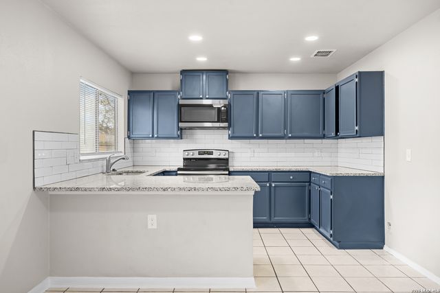 6138 Valley Tree, San Antonio, TX 78250