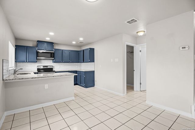 6138 Valley Tree, San Antonio, TX 78250