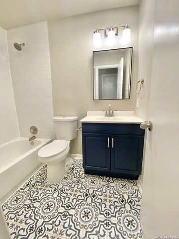 6138 Valley Tree, San Antonio, TX 78250