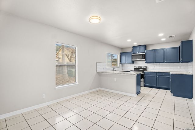 6138 Valley Tree, San Antonio, TX 78250