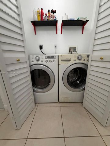 1300 NE 109th St 404, Miami, FL 33161