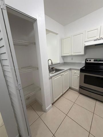 1300 NE 109th St 404, Miami, FL 33161