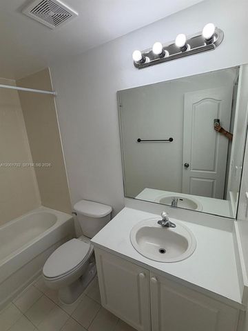 1300 NE 109th St 404, Miami, FL 33161