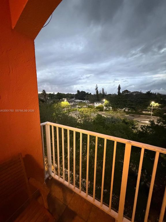 1300 NE 109th St 404, Miami, FL 33161
