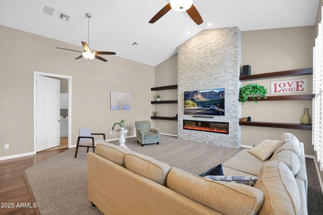 2040 E NORCROFT Street, Mesa, AZ 85213