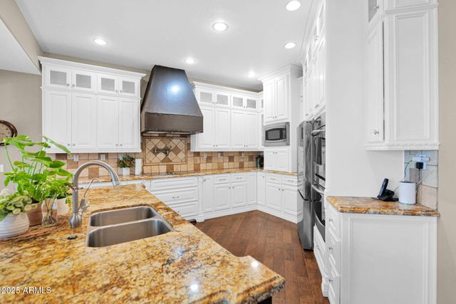 2040 E NORCROFT Street, Mesa, AZ 85213