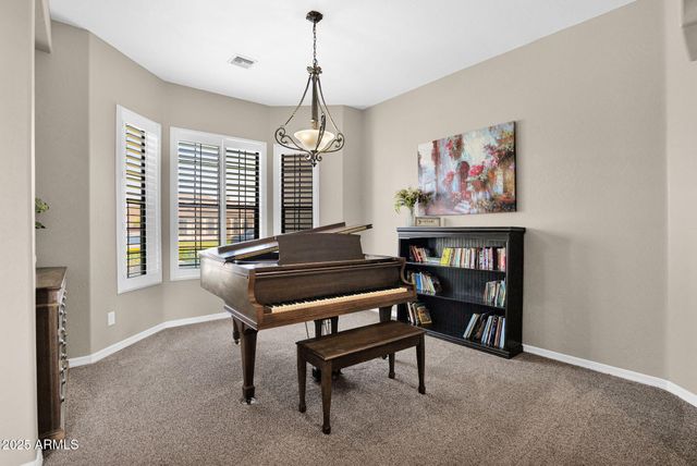 2040 E NORCROFT Street, Mesa, AZ 85213