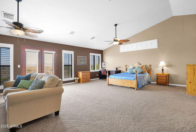 2040 E NORCROFT Street, Mesa, AZ 85213