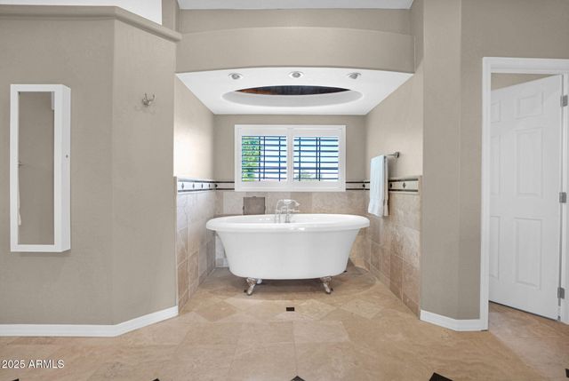 2040 E NORCROFT Street, Mesa, AZ 85213