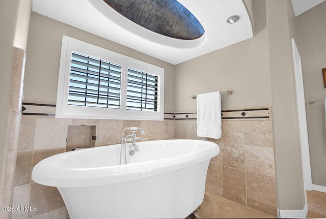 2040 E NORCROFT Street, Mesa, AZ 85213