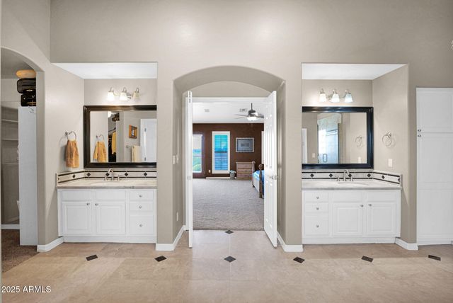 2040 E NORCROFT Street, Mesa, AZ 85213