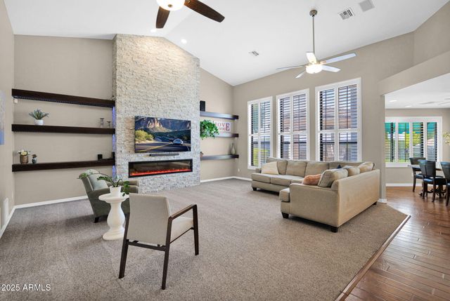 2040 E NORCROFT Street, Mesa, AZ 85213