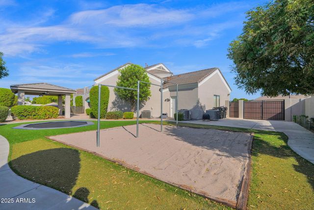 2040 E NORCROFT Street, Mesa, AZ 85213