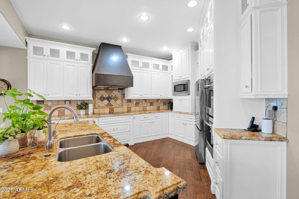 Image 17 of property listing at 2040 E NORCROFT Street, Mesa, AZ 85213