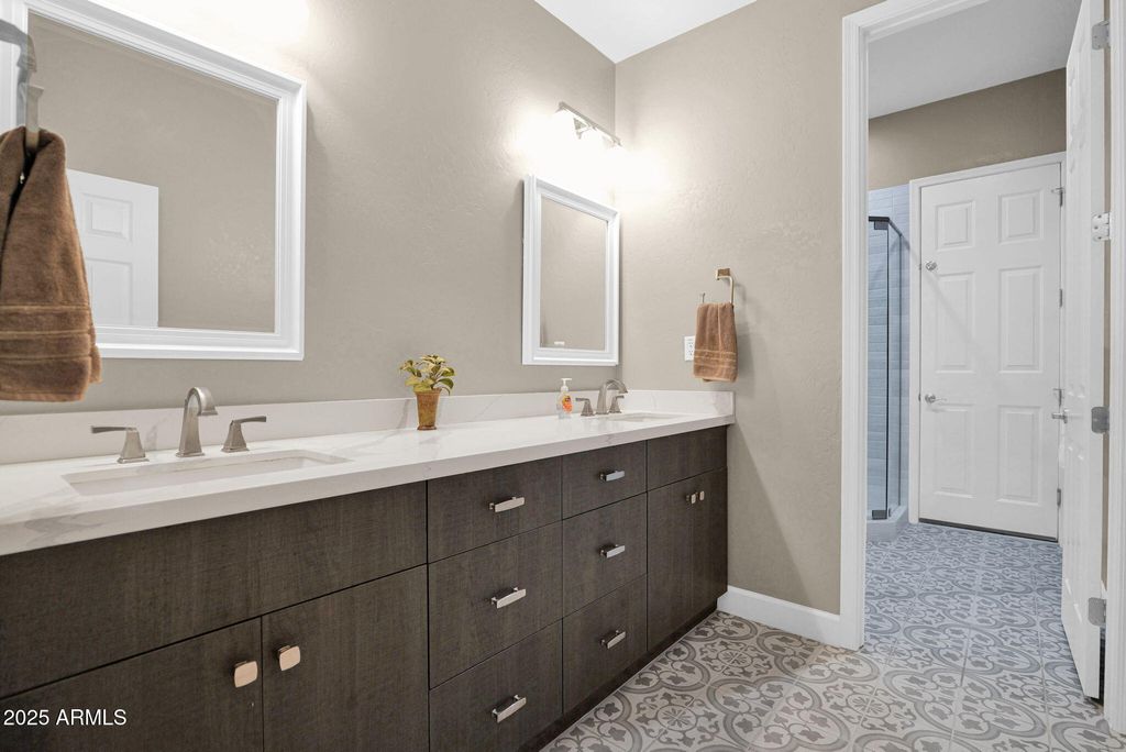 Image 28 of property listing at 2040 E NORCROFT Street, Mesa, AZ 85213