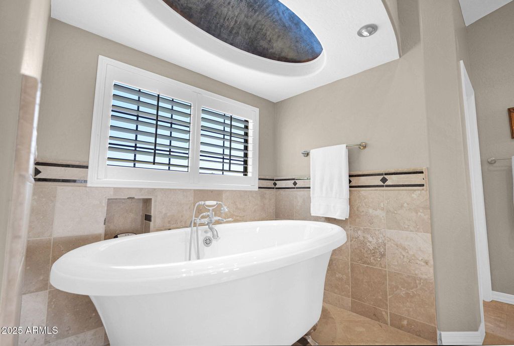 Image 43 of property listing at 2040 E NORCROFT Street, Mesa, AZ 85213