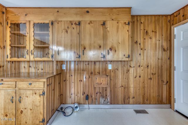 1012 Lincoln Avenue, Johnson City, TN 37604