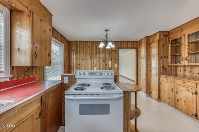 1012 Lincoln Avenue, Johnson City, TN 37604